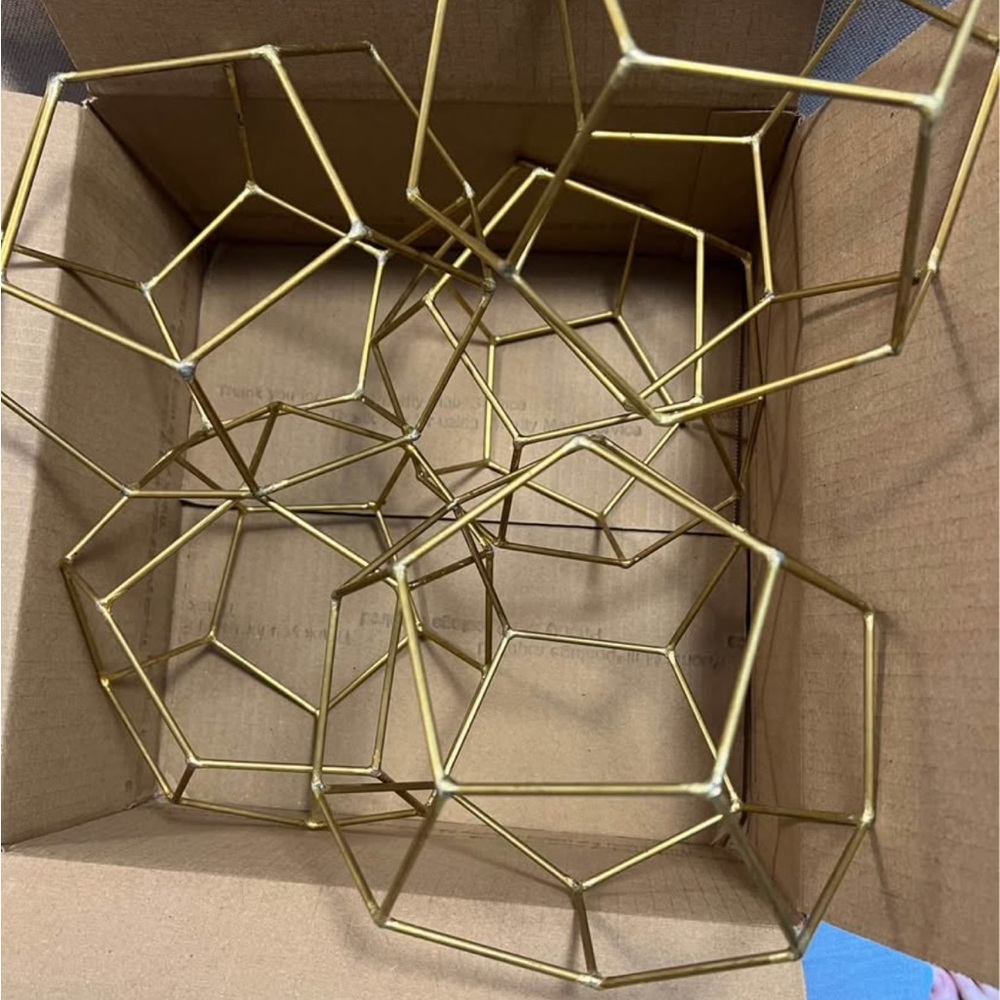 Geometric Gold Wire Decor